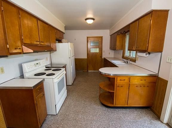 3rd image of 3615 Saint Johns Way