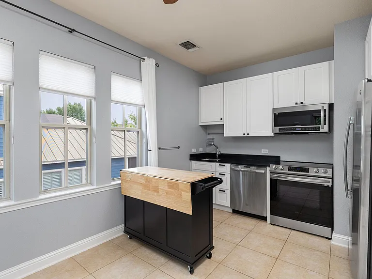 2600 Tom Miller St #B — Photo 5