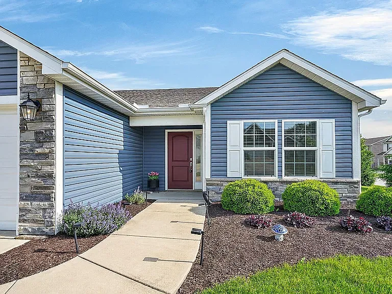 3272 Maitland Dr — Photo 3