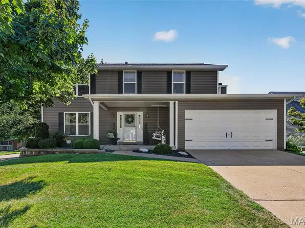 2001 Coreywood Dr, Saint Charles, MO 63303