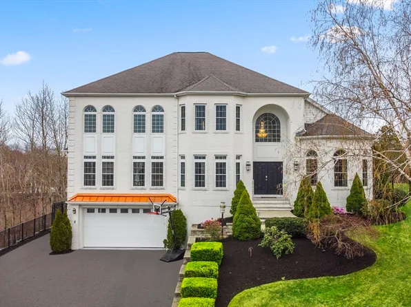 8 Powderkeg Way, Saugus, MA 01906