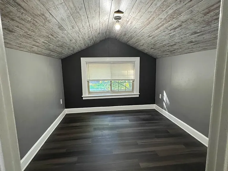 17914 Larchwood Ave — Photo 12