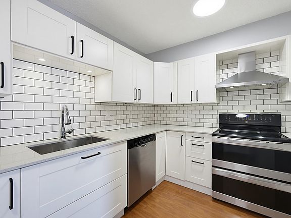 2nd image of 4716 48b St