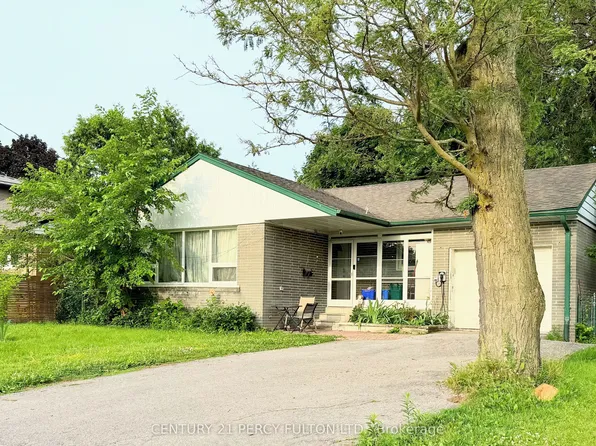 272 Conestoga Ave, Richmond Hill, ON L4C 2H2