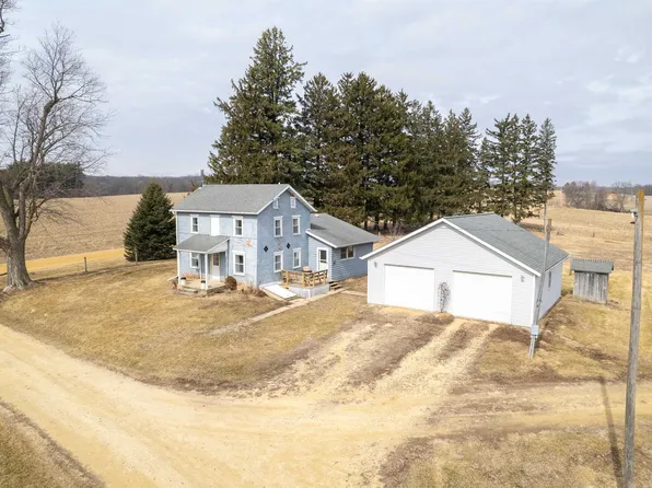 3651 N Brookville Rd, Forreston, IL 61030