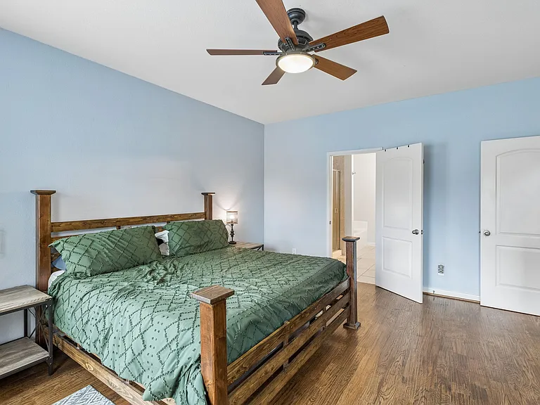 Downstairs primary bedroom