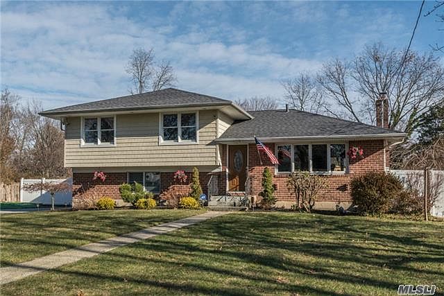 1st image of 12 Julia Ln