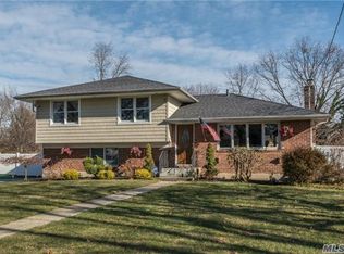 12 Julia Ln, East Northport, NY 11731