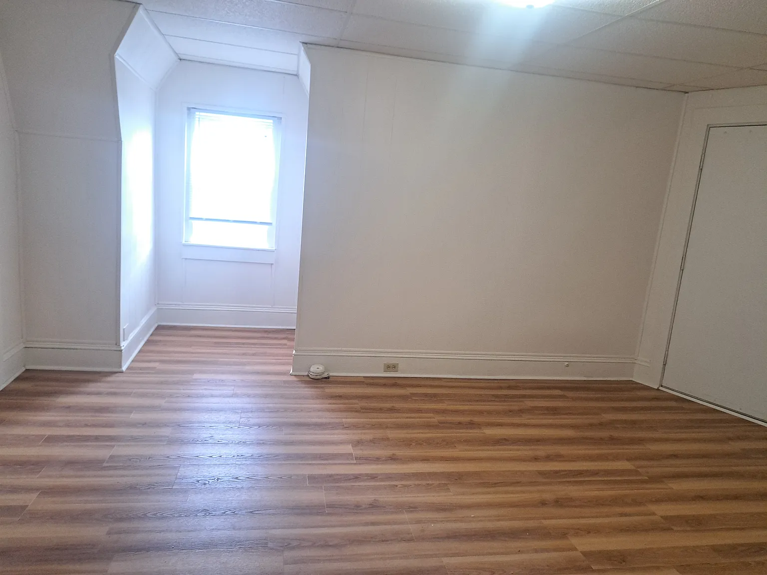 2 bed, $1,000 — Photo 3