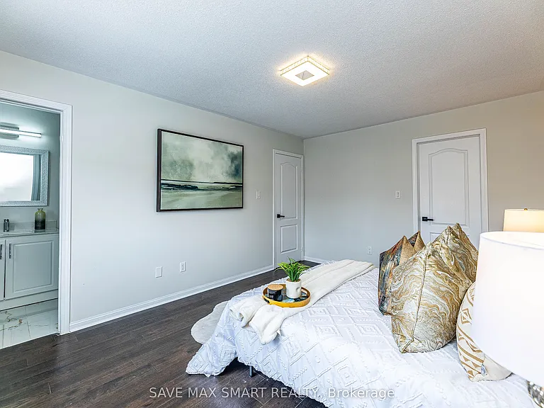 54 Beresford Cres — Photo 16