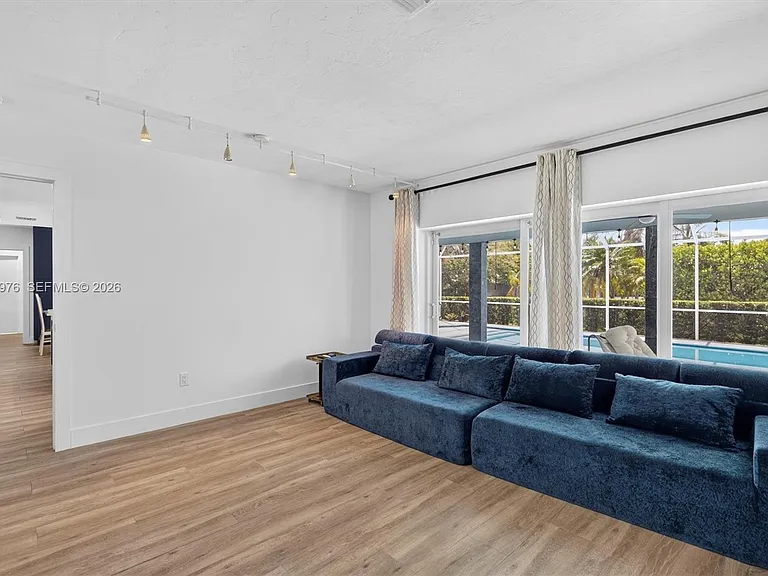 16840 SW 87th Ave — Photo 59