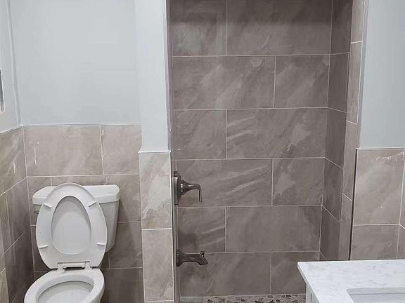 5th image of 1932 S 10th St Floor 2