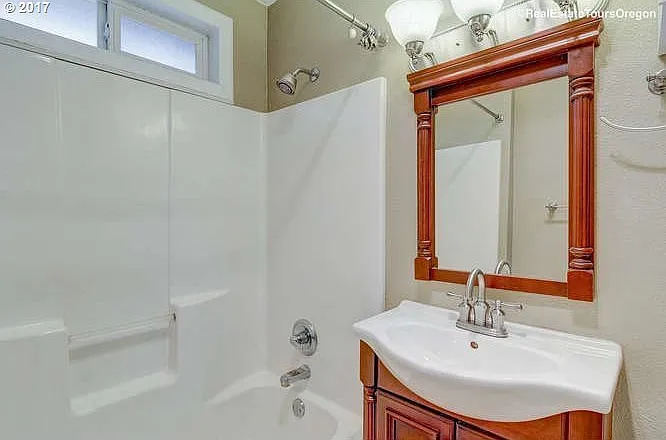10006 SE Yukon St — Photo 15