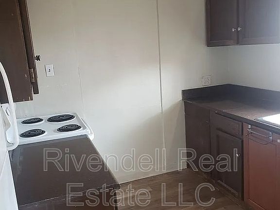 4th image of 1315 N Winona Ct