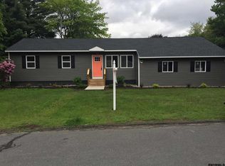 22 Tattersall Ln, Albany, NY 12205