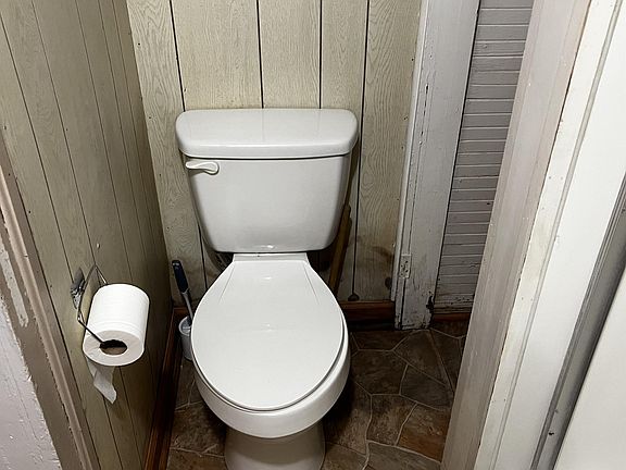 4th image of 507 E Holmes St #C