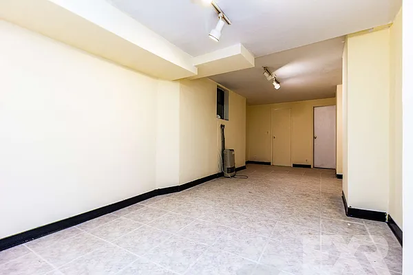 Rented by EXR | media 6