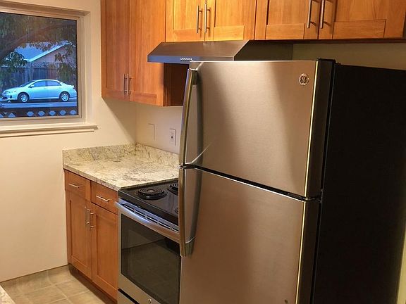 3rd image of 310 Winslow St APT E