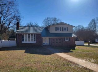 107 E K St, Newton, NC 28658