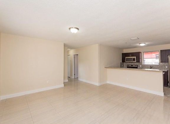 5th image of 15299 NE 14th Ave