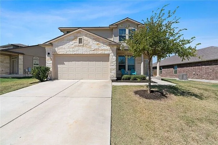 4 bed, 2.5 bath, 1929 sqft, $2,100 — Photo 1