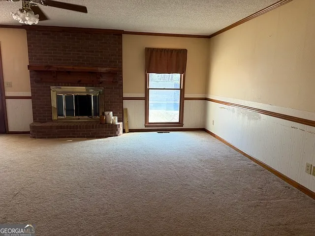 4 bed, 3.5 bath, 3710 sqft, $2,500 — Photo 3