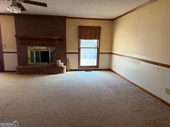 3rd image of 206 Ridge Cir
