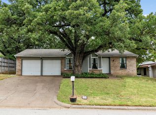 4803 French Wood Dr, Arlington, TX 76016