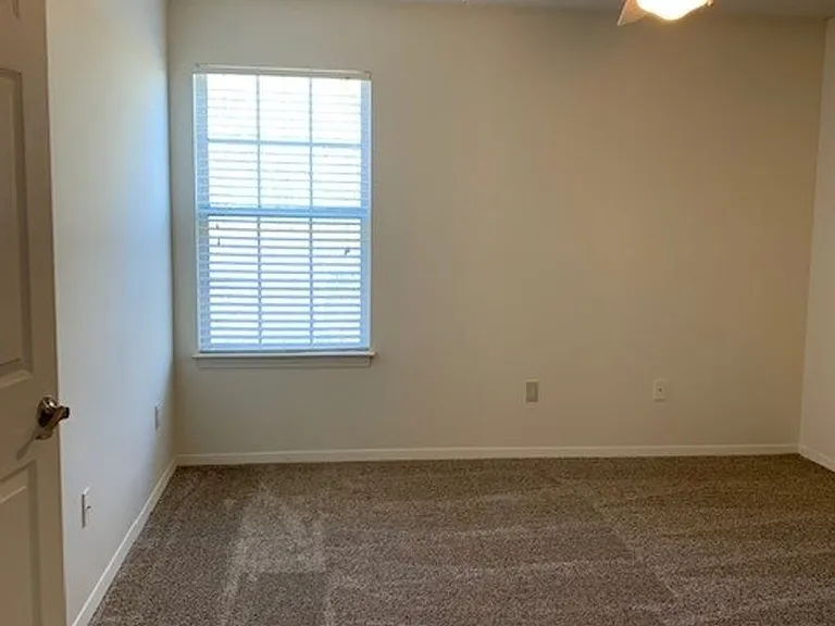 Hamilton at Turman Farms Apartments — Photo 79