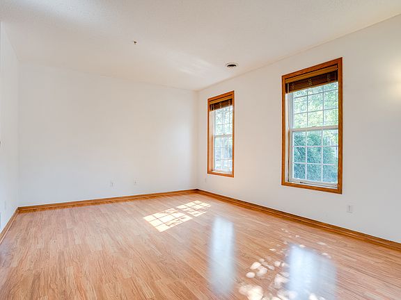 Nwr laminate flooring