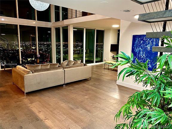 3rd image of 1040 Biscayne Boulevard 4206 #Ts