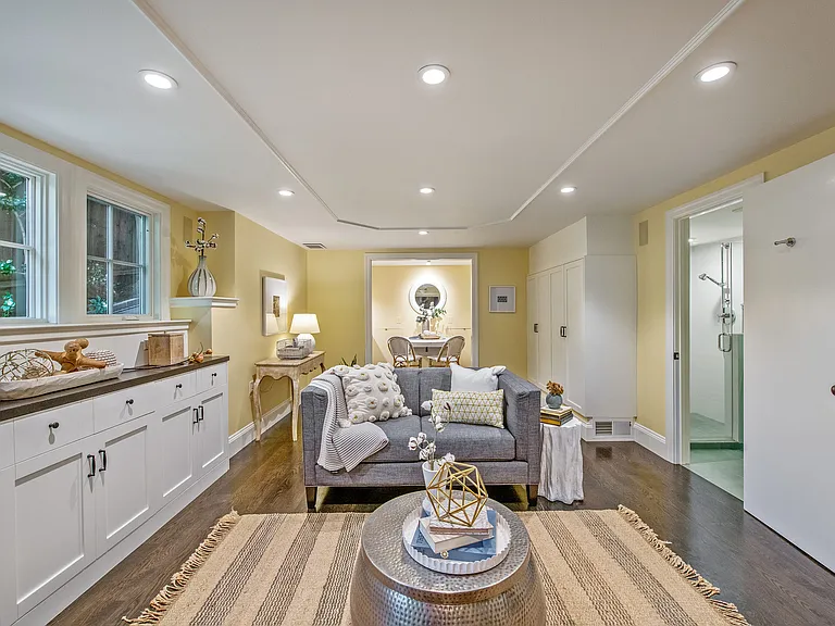 14B Scenic Ave — Photo 3