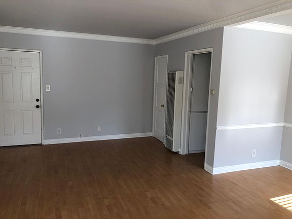 4th image of 2129 N Gower St APT 1