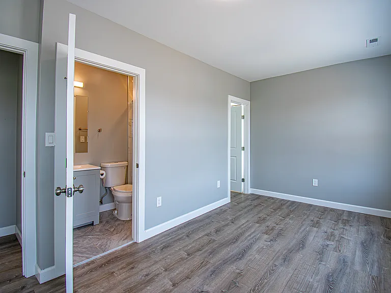 710 Leland Ave #2S — Photo 39