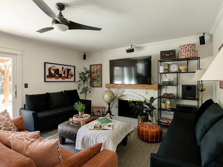 Seabury Dr — Photo 32