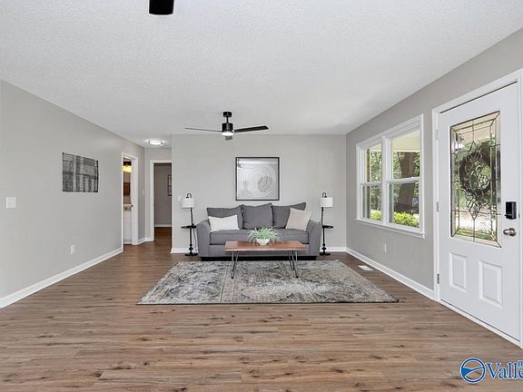 4th image of 223 Sanderson Rd