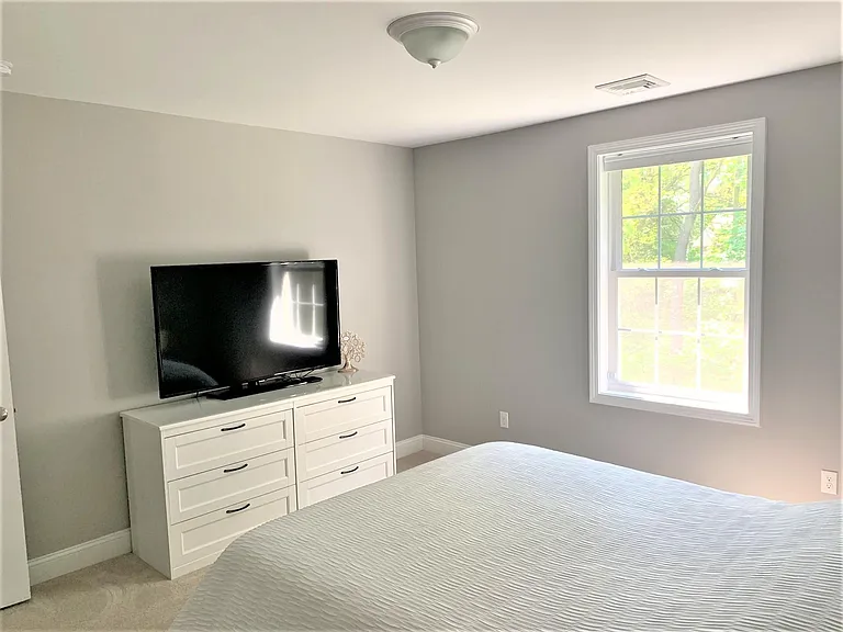 380 King St #11 — Photo 22