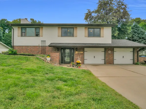 4611 Parklane Dr, Kearney, NE 68847