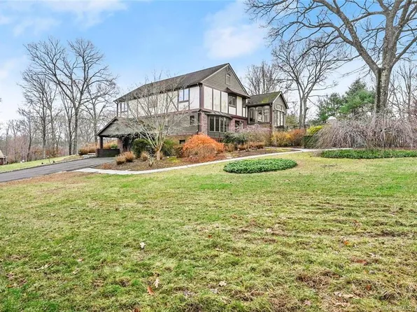 10 White Oak Farm Road, Newtown, CT 06470