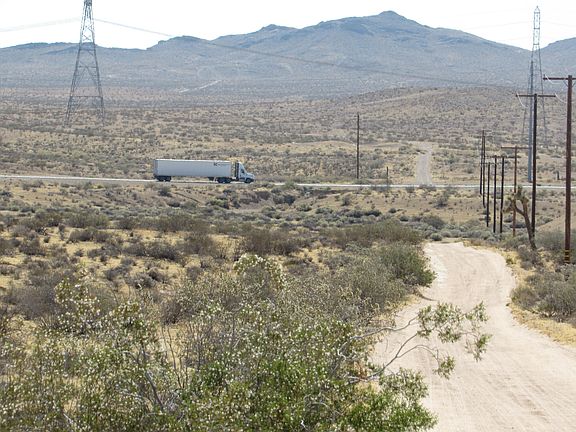 5th image of 10933 Sierra Rd