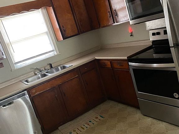 4th image of 1622 Sharkey St