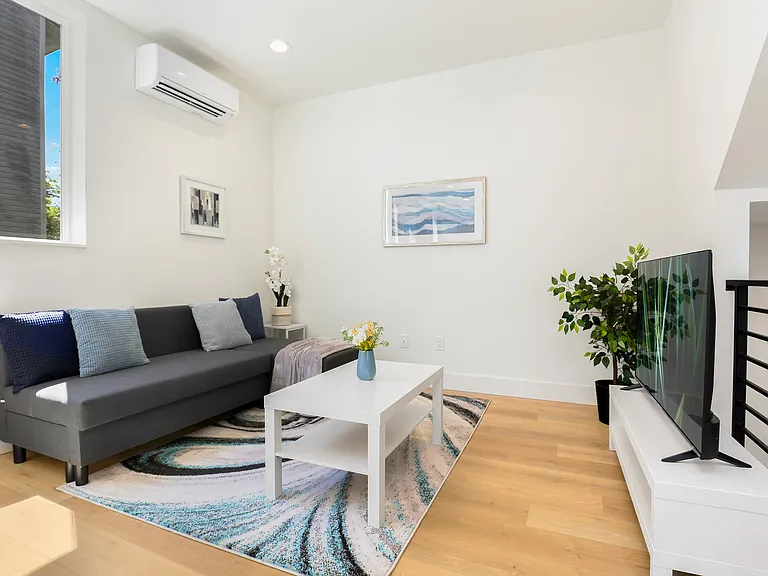 10533 Stone Ave N #C — Photo 9