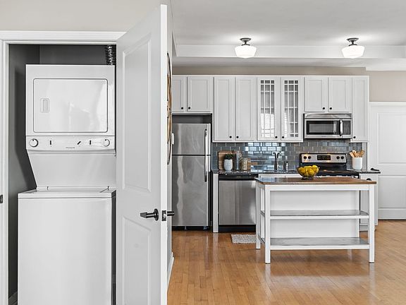 2nd image of 306 S 15th St APT 503