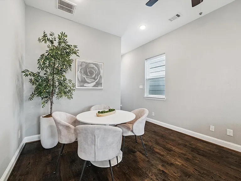 5443 Camaguey St — Photo 3
