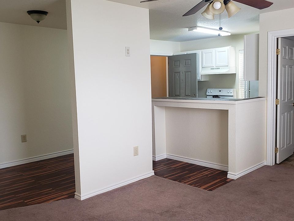 1st image of 208 E Park Ave #3