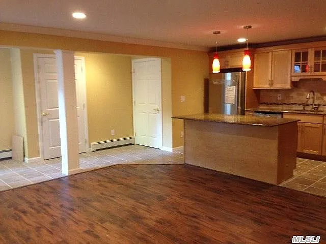 7 Village Woods Rd — Photo 5