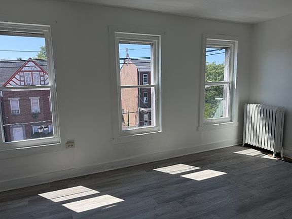 4th image of 222 Hamilton Ave APT 1