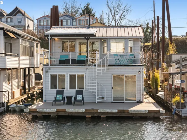 225 N Bridgeton Rd, Portland, OR 97217