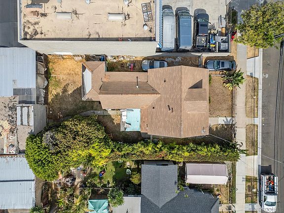 2nd image of 1322 Roosevelt Ave