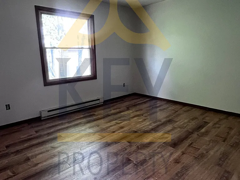 493 Hollenbeck St — Photo 10